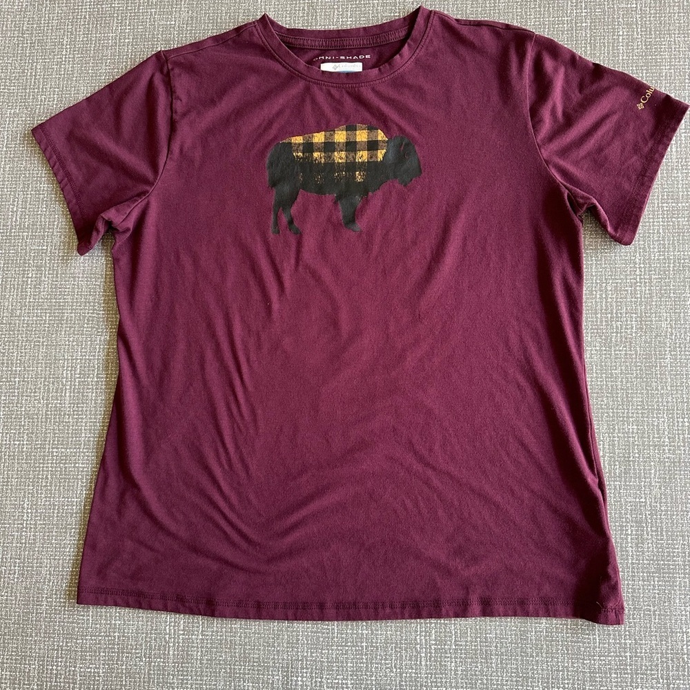 Columbia Women’s Outer Bounds Short Sleeve Tee Maroon Size Large